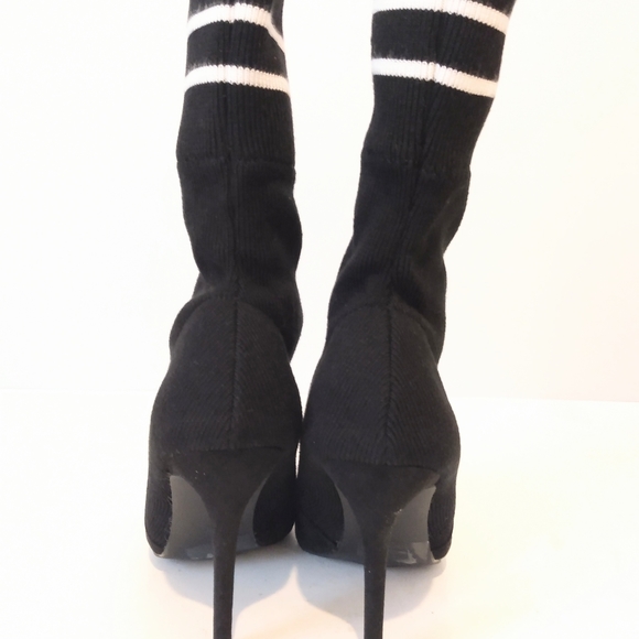 Qupid Black White 4 1/4"  Heel Boots sz 8  NWT - Picture 5 of 9